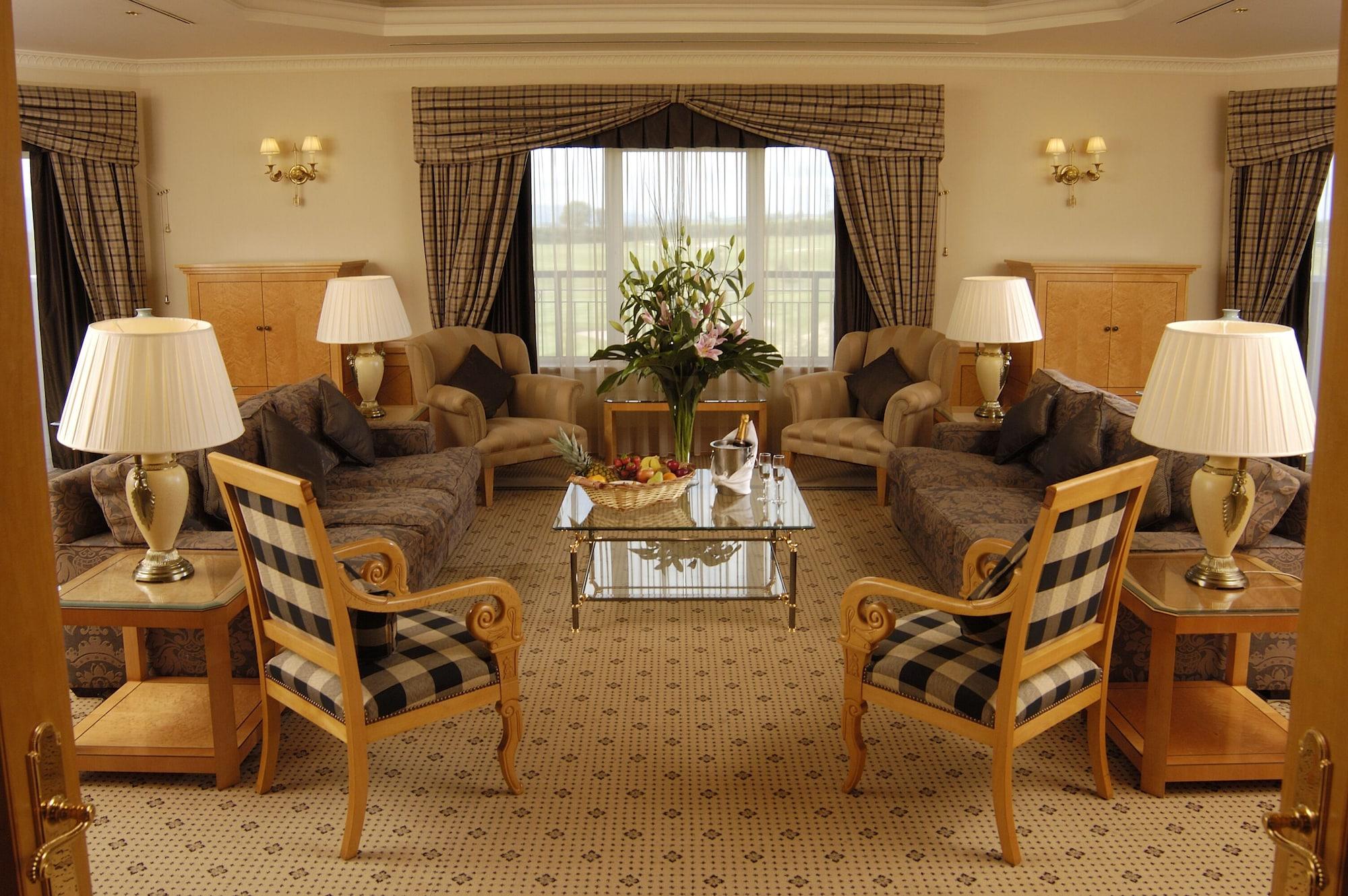凯尔特庄园度假村酒店 纽波特 外观 照片 The interior of a suite at the Ritz