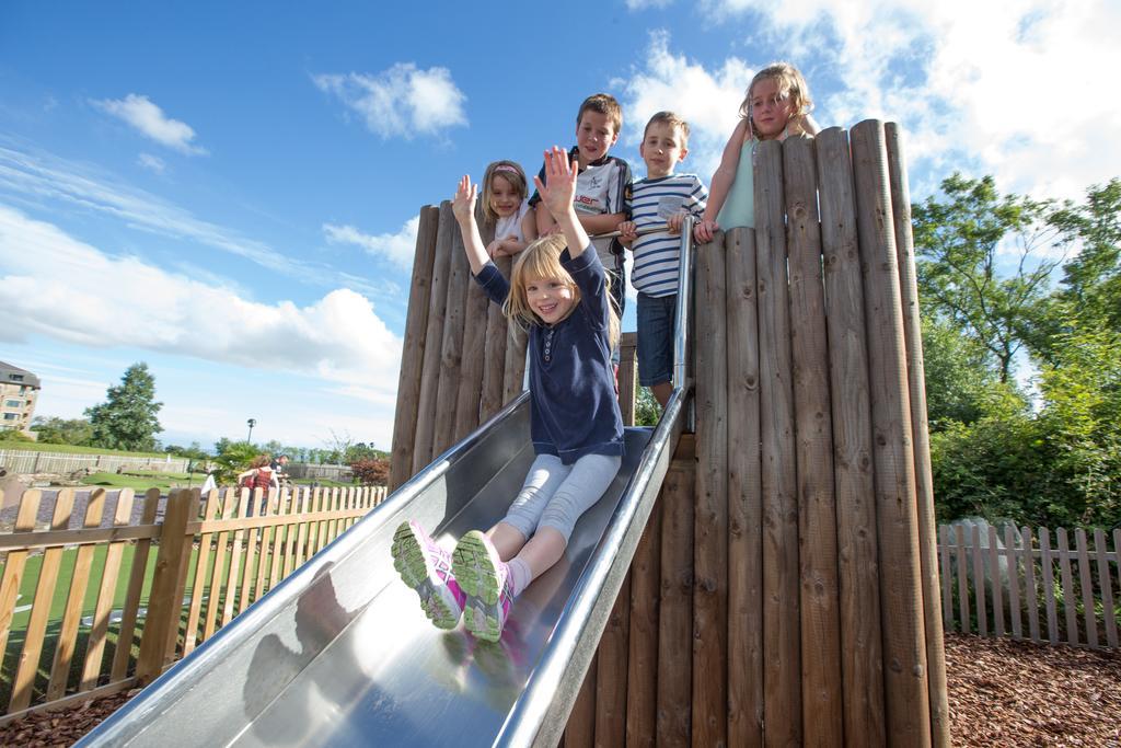凯尔特庄园度假村酒店 纽波特 外观 照片 Children on a slide