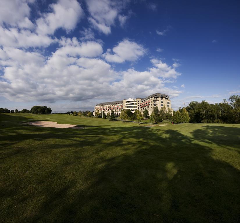凯尔特庄园度假村酒店 纽波特 外观 照片 The 18th green at The Heritage Golf Resort & Spa